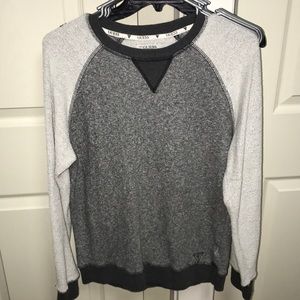 🔥 GUESS SWEATER 🔥